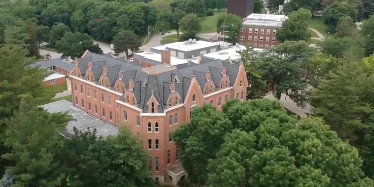 4 instructors with Iowa college attacked while visiting park in China 4 instructors with Iowa college attacked while visiting park in China