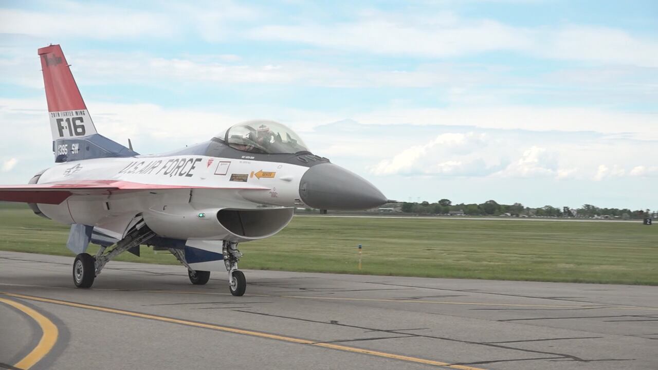 History in the sky: Pierre Airshow honors soldiers, inspires many - Vimarsana News