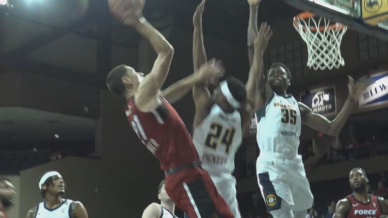 presentation college athletics After a tough loss Tuesday night to Indiana, Sioux Falls is back on a win streak with a...
